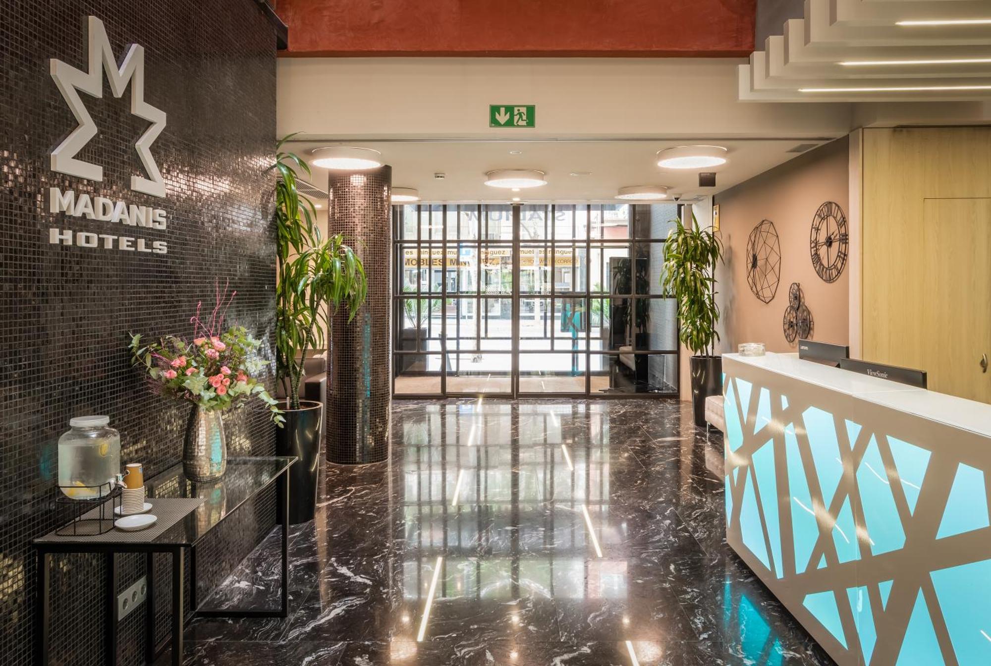 Arya Stadium Hotel — الصور 1